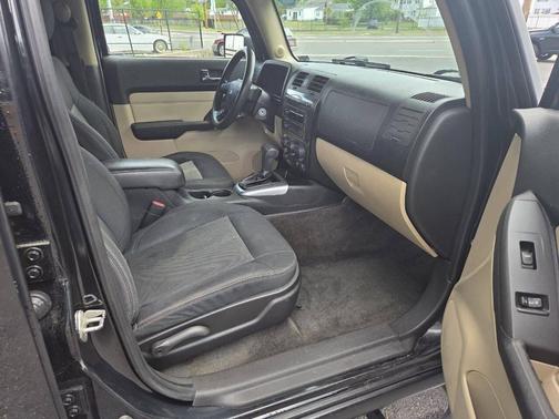 Black 2008 Hummer H3 Base