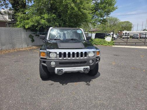 Black 2008 Hummer H3 Base