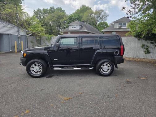 Black 2008 Hummer H3 Base
