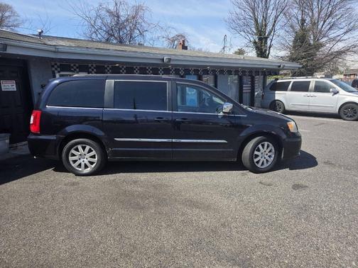 2011 Chrysler Town & Country Touring-L