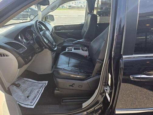 2011 Chrysler Town & Country Touring-L