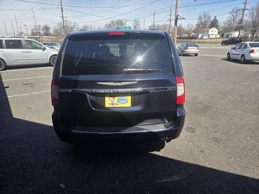 2011 Chrysler Town & Country Touring-L