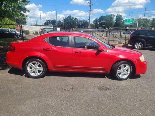 2012 Dodge Avenger SXT 4dr Sedan