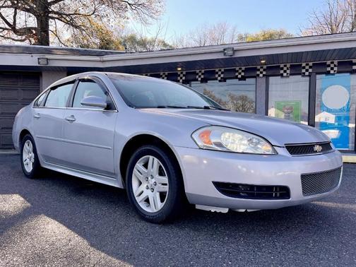 Photo 5 of 32 of 2012 Chevrolet Impala LT Fleet