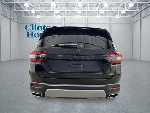 Crystal Black Pearl 2026 Honda Pilot Touring S