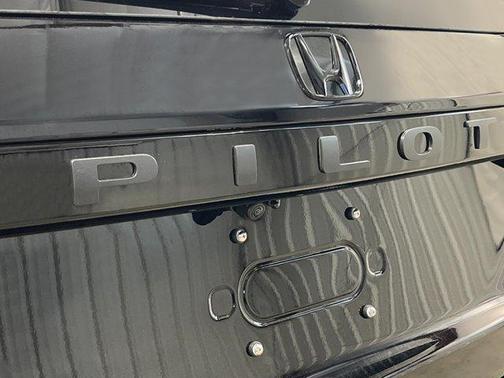Crystal Black Pearl 2026 Honda Pilot Touring S