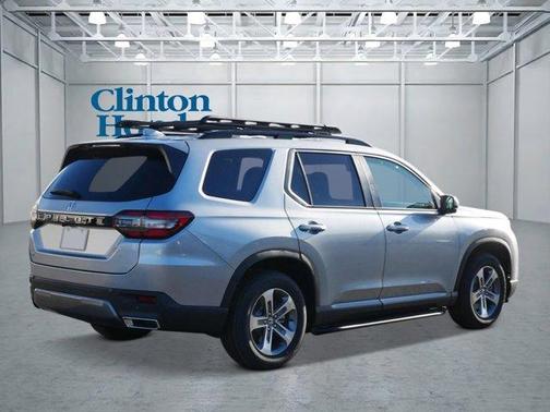 Solar Silver Metallic 2026 Honda Pilot EX-L