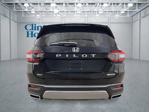 Crystal Black Pearl 2026 Honda Pilot Touring