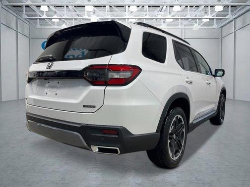 Platinum White 2026 Honda Pilot Touring S
