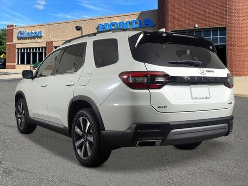 2025 Honda Pilot Touring