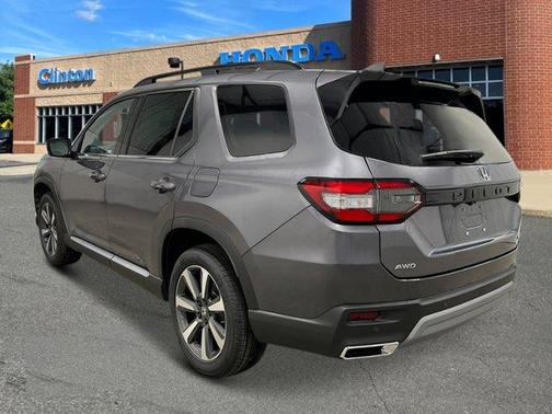 2025 Honda Pilot Touring