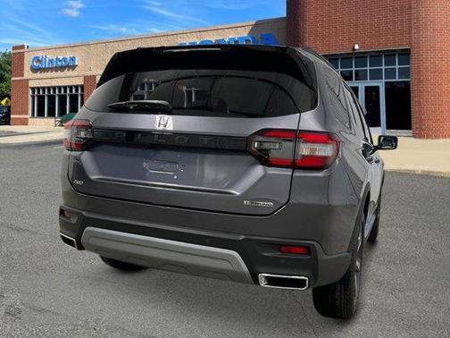 2025 Honda Pilot Touring