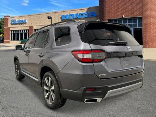 2025 Honda Pilot Touring