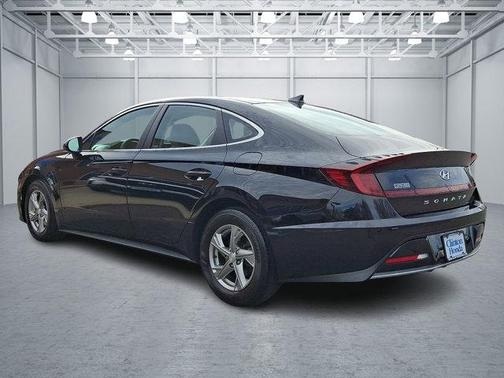 2022 Hyundai SONATA SE