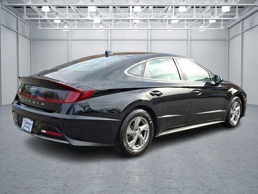 2022 Hyundai SONATA SE