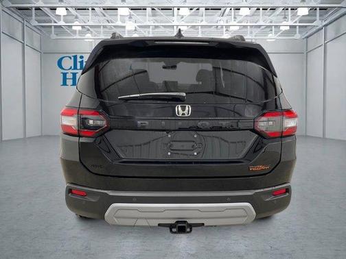 Crystal Black Pearl 2025 Honda Pilot TrailSport