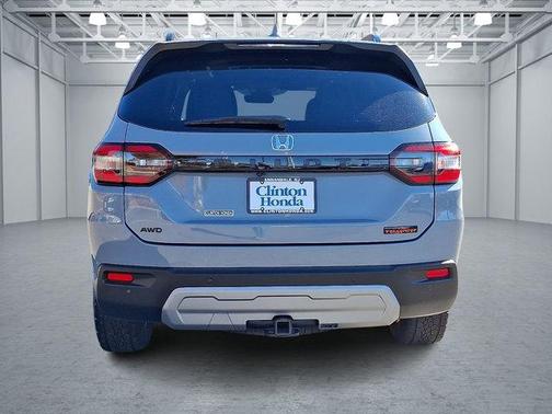 2023 Honda Pilot TrailSport