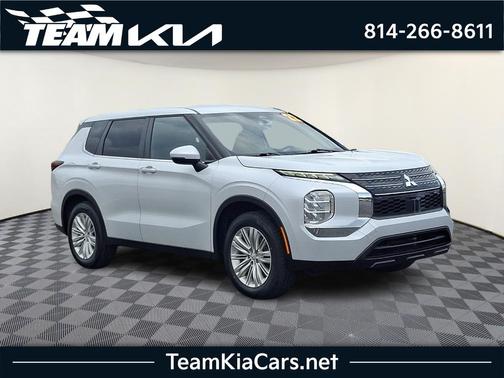 White Diamond 2022 Mitsubishi Outlander ES