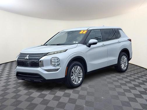 White Diamond 2022 Mitsubishi Outlander ES