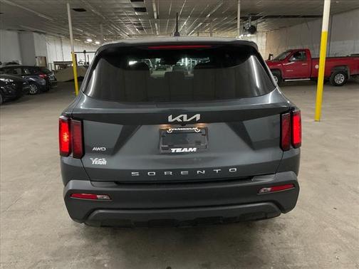 2022 Kia Sorento LX