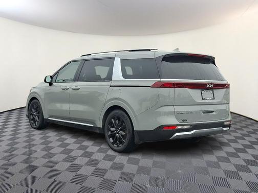 2022 Kia Carnival SX