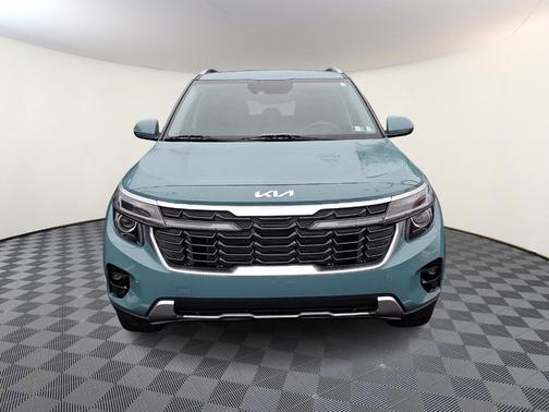 Blue 2024 Kia Seltos EX