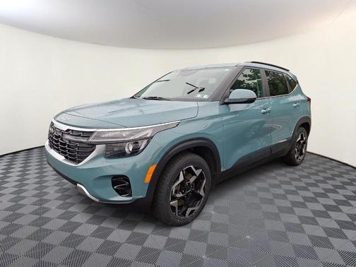 Blue 2024 Kia Seltos EX