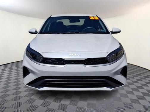 Snow White Pearl 2023 Kia Forte LXS