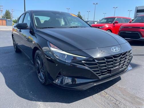 2022 Hyundai ELANTRA SEL