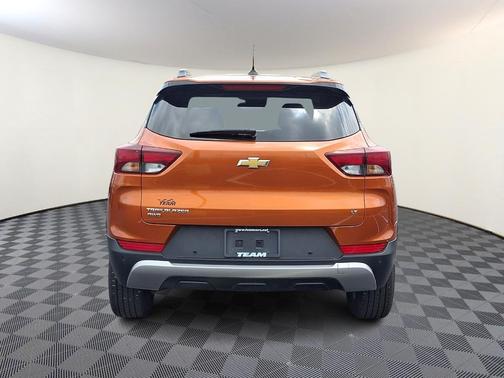 Vivid Orange Metallic 2022 Chevrolet Trailblazer LT