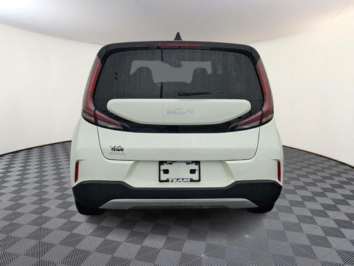 Snow White Pearl 2024 Kia Soul LX