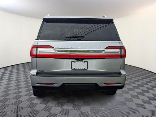 Silver Radiance 2021 Lincoln Navigator L Reserve
