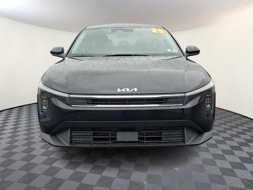 Aurora Black Pearl 2025 Kia K4