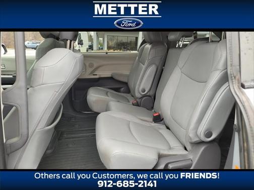 2021 Toyota Sienna XLE 8 Passenger