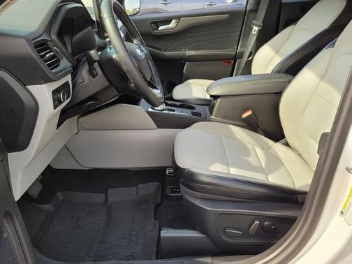 2024 Ford Escape PHEV SE