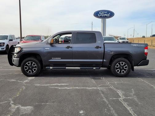 2017 Toyota Tundra SR5