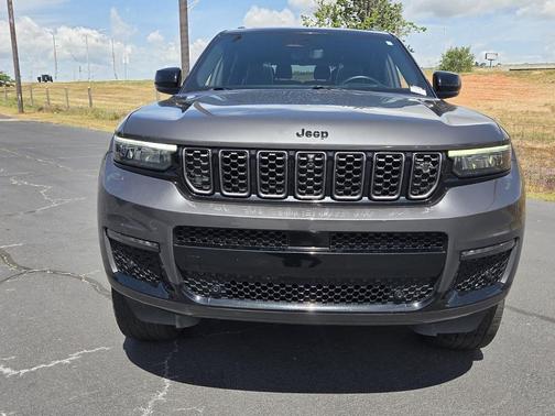 Baltic Gray Metallic Clearcoat 2023 Jeep Grand Cherokee L Summit