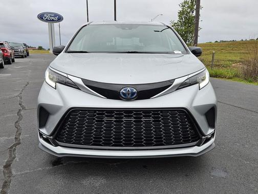 2022 Toyota Sienna XSE 7 Passenger