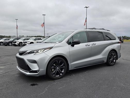 2022 Toyota Sienna XSE 7 Passenger