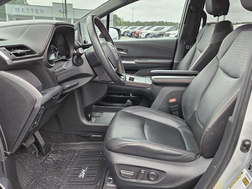 2022 Toyota Sienna XSE 7 Passenger