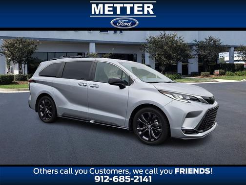 2022 Toyota Sienna XSE 7 Passenger