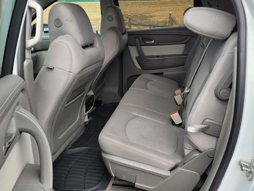 2016 GMC Acadia SLE-1