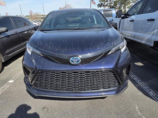 2025 Toyota Sienna XSE 7 Passenger