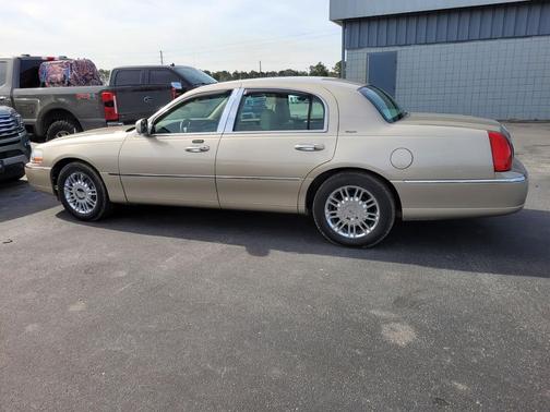 2006 Lincoln Town Car Signature