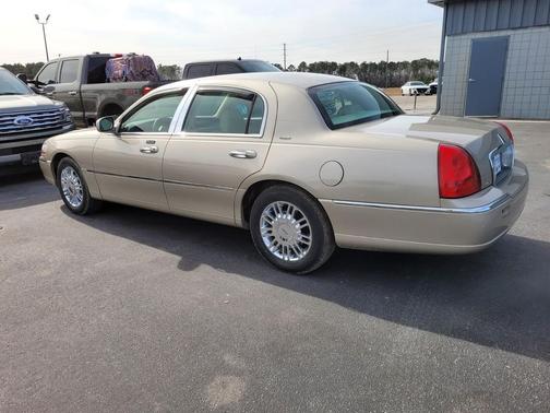 2006 Lincoln Town Car Signature
