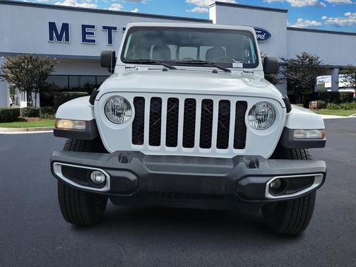 2022 Jeep Gladiator Sport S