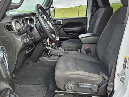 2022 Jeep Gladiator Sport S