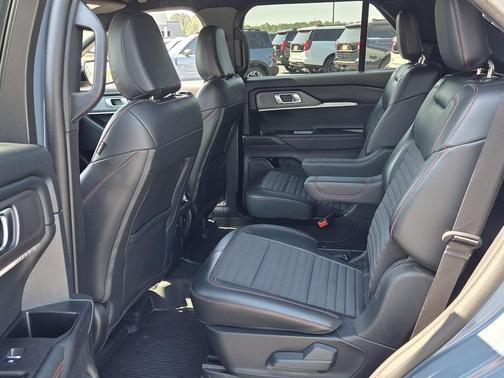Vapor Blue Metallic 2025 Ford Explorer ST-Line