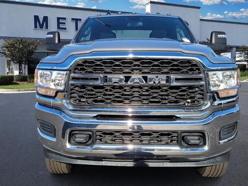 2024 RAM 2500 Tradesman Crew Cab 4x4 6'4' Box