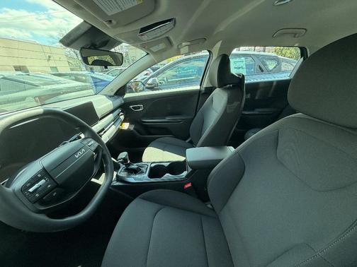 Aurora Black Pearl 2026 Kia K4 LXS